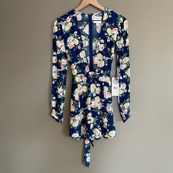NWT Privacy Please Concord Romper Navy Blue Floral Size‎ Small Deep V-neck Sexy - Picture 4 of 16